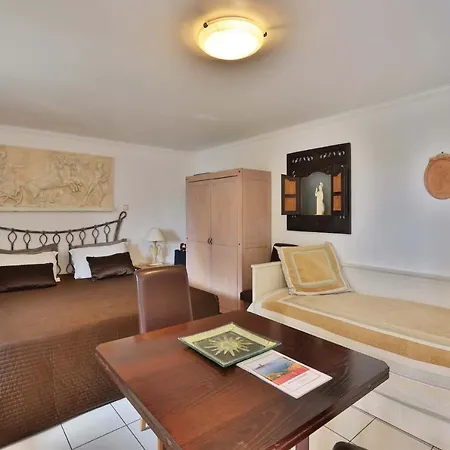 Atrium Augusta * Fréjus