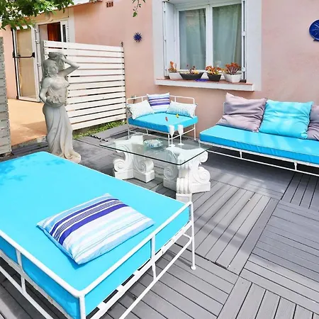 Pensión Atrium Augusta Fréjus